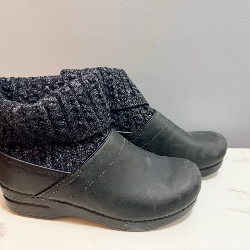 Dansko 39 Black Knit-Trim Slip-On Clog Boots